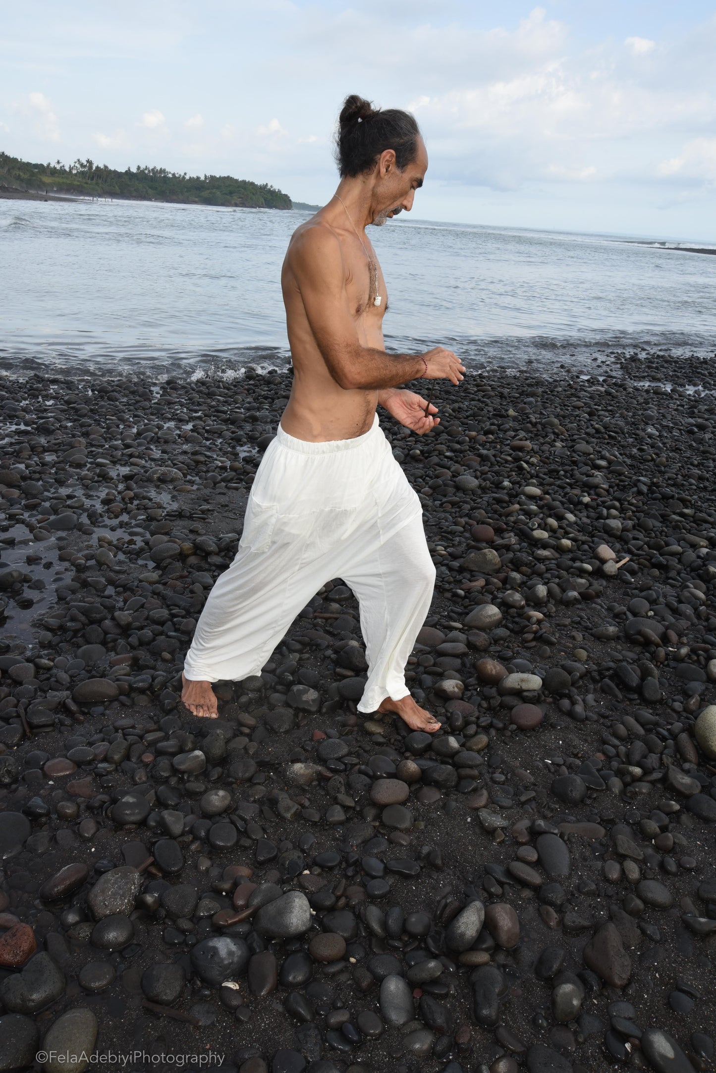 SHIDJERU Yoga Pants Dance Pants White Yoga Wear Wide Leg Pants Cotton Yoga Harem Pants Comfy Workout Dancewear Men. Unisex