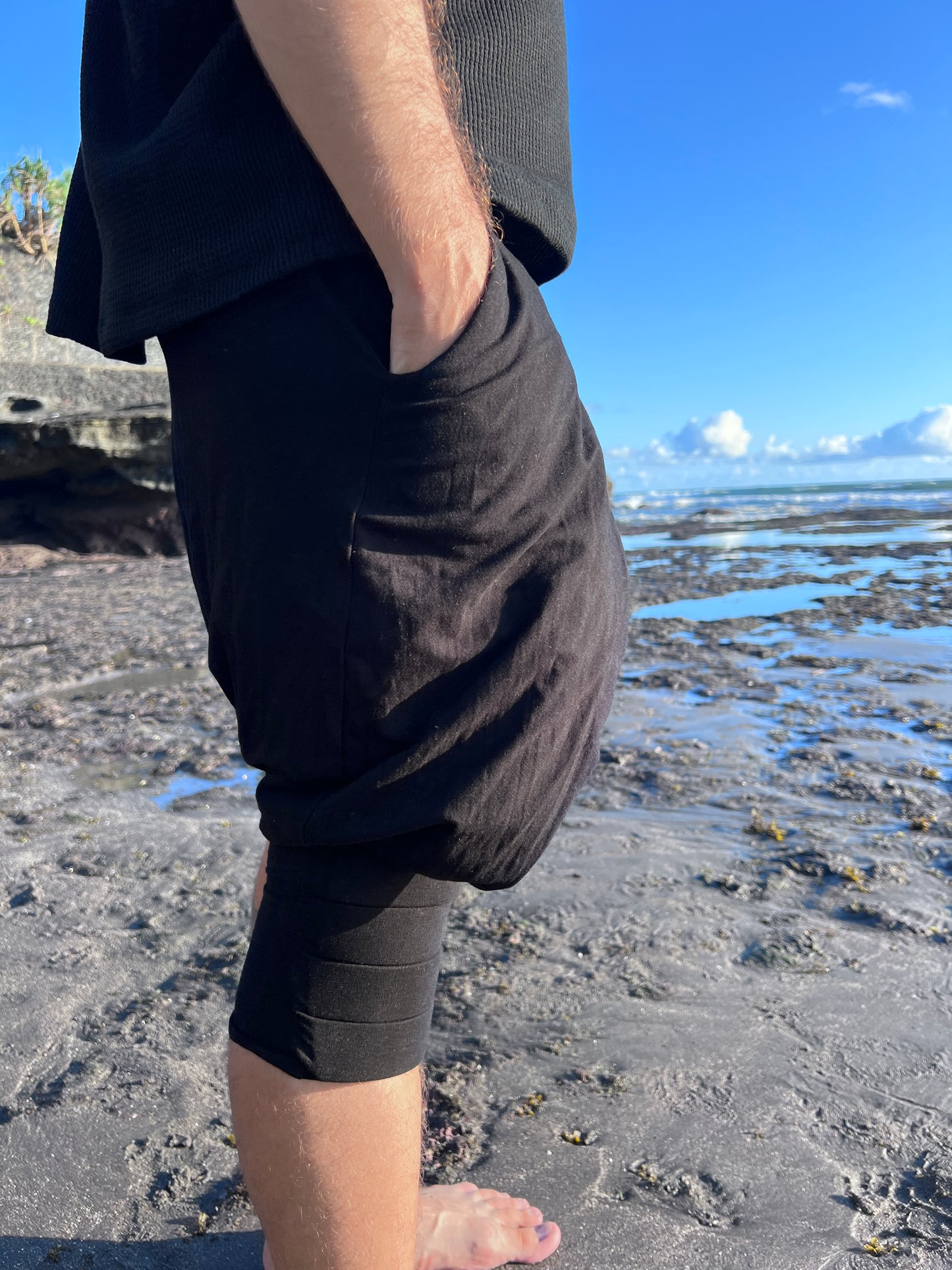 KAITO Men’s Bamboo Knee-Length Movement Shorts with Knee Pads