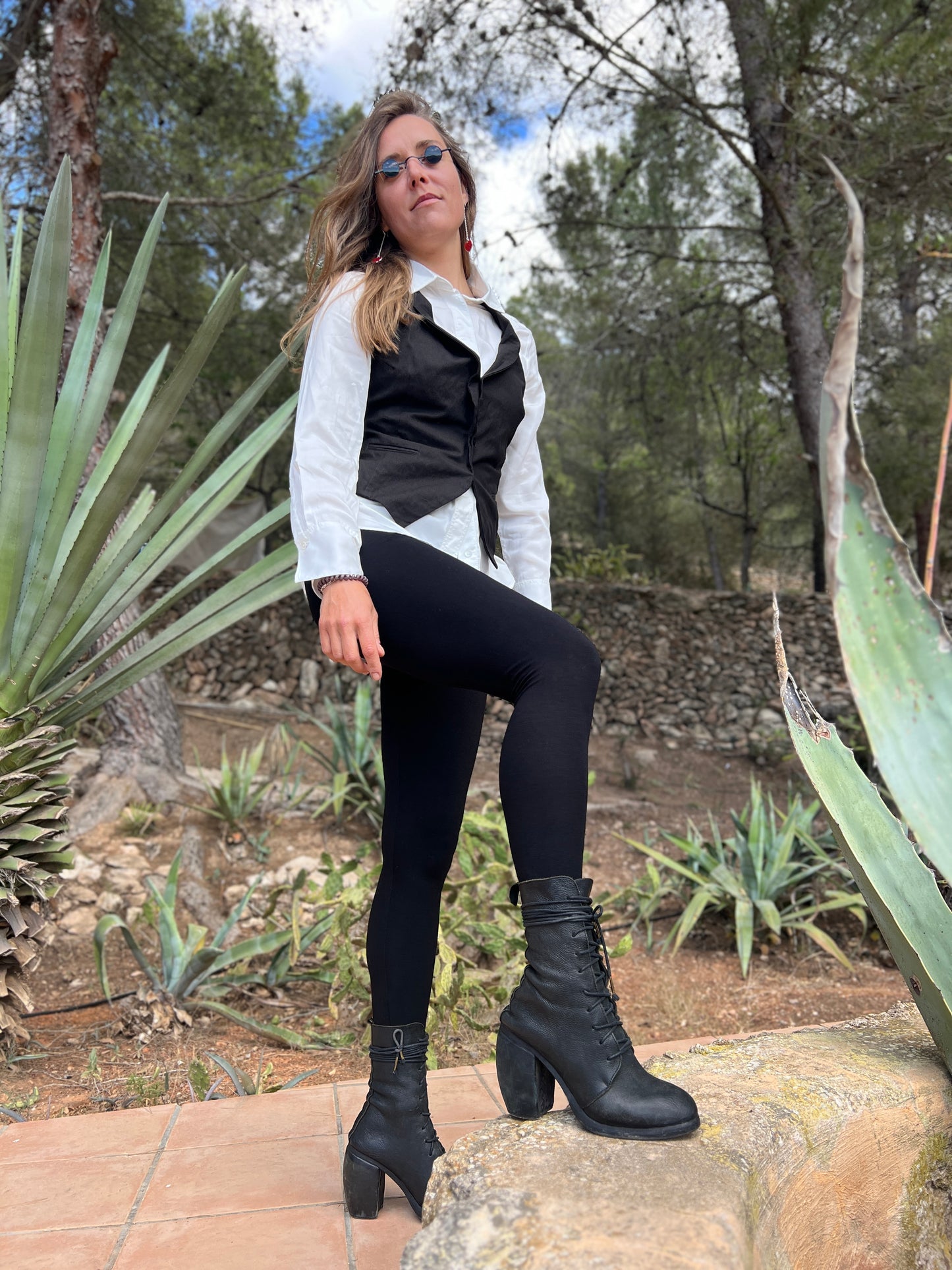 Keiko — Black Cotton Open-Back Corset Elegant Vest Minimal