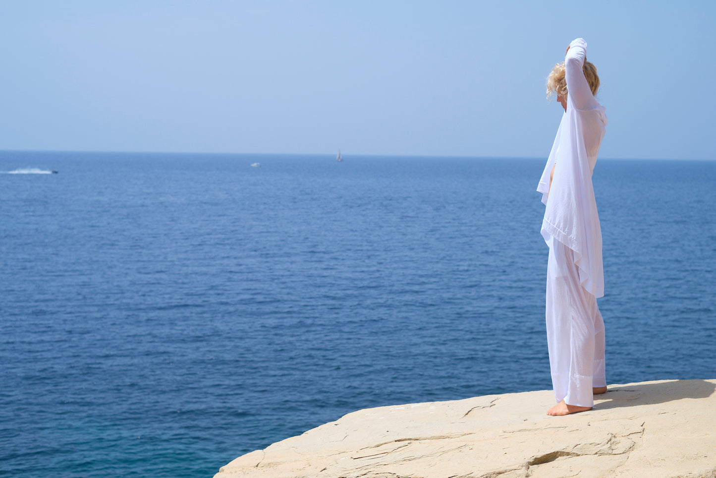 KAGERO Airy Suit | Minimalist Black White Outfit | Lightweight Wide Leg Pants & Long Sleeve Hoodie | Cotton Supima Clothing | Sun & Dust Protection | Elegant Travel Wear